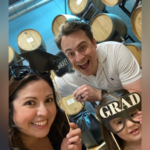 Meet your Posher, Amanda - Picture 3 of 3